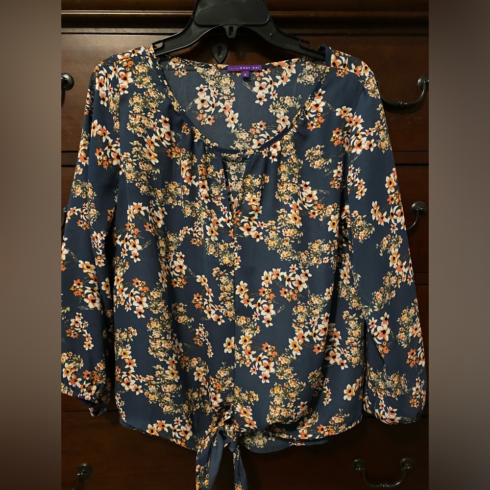 West Kei, teal top with flowers, Size Small